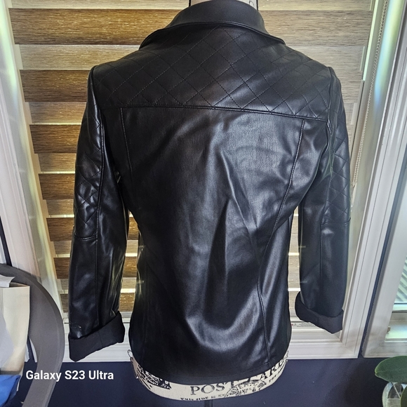Women's Black Quilted Leather Biker Jacket - Picture 6 of 7